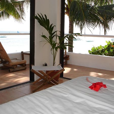 Artista Beach Villa Balabag  Zimmer foto