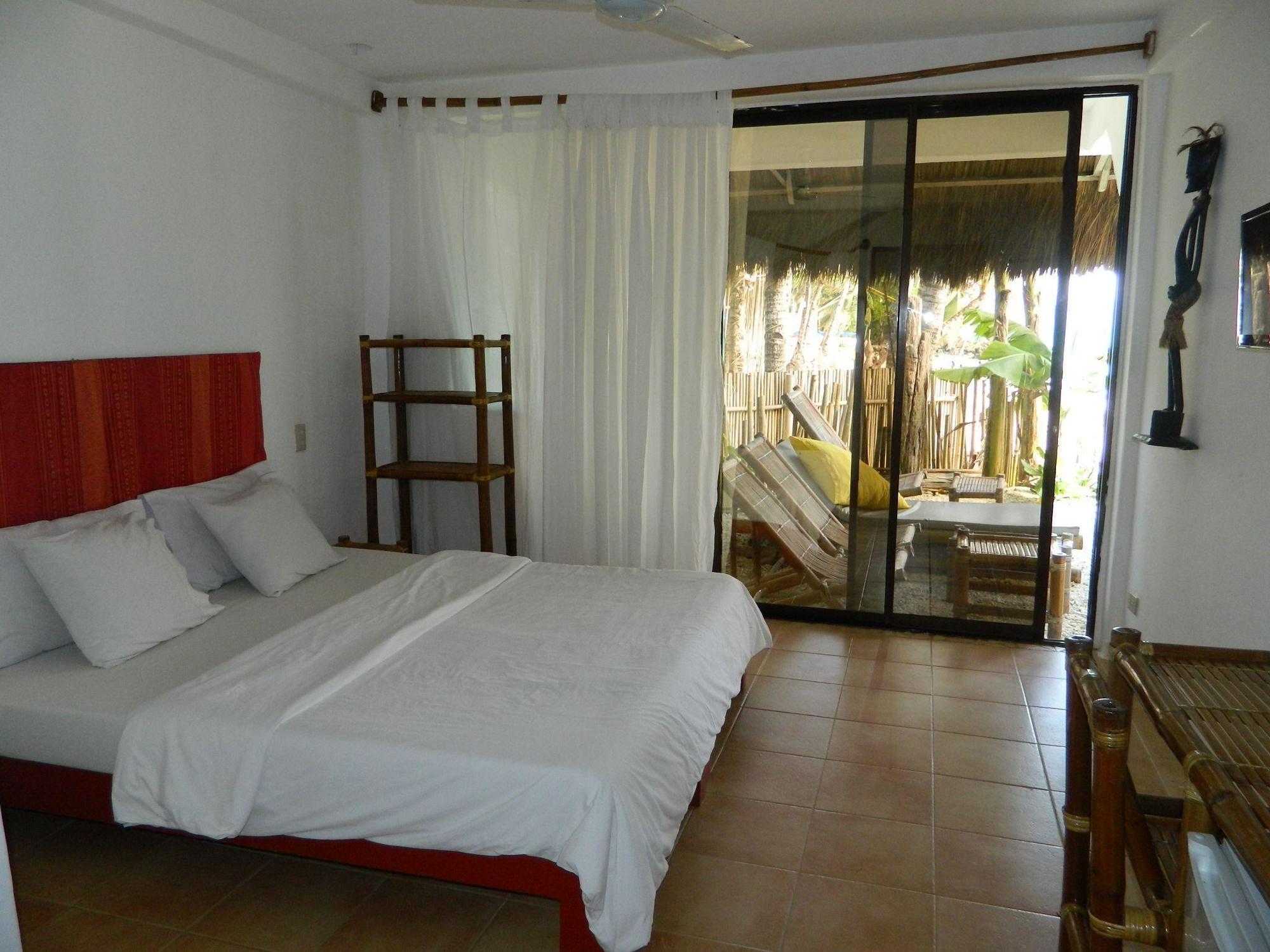 Artista Beach Villa Balabag  Exterior foto