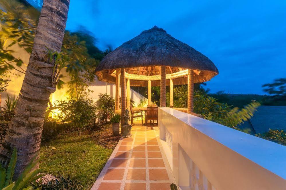 Artista Beach Villa Balabag  Exterior foto