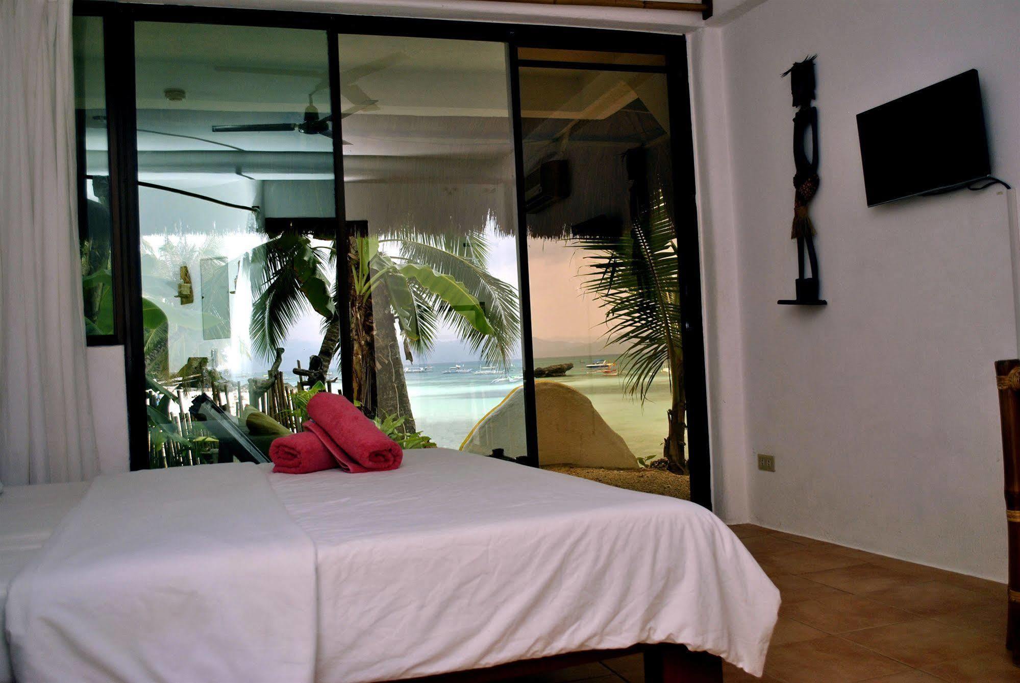 Artista Beach Villa Balabag  Exterior foto