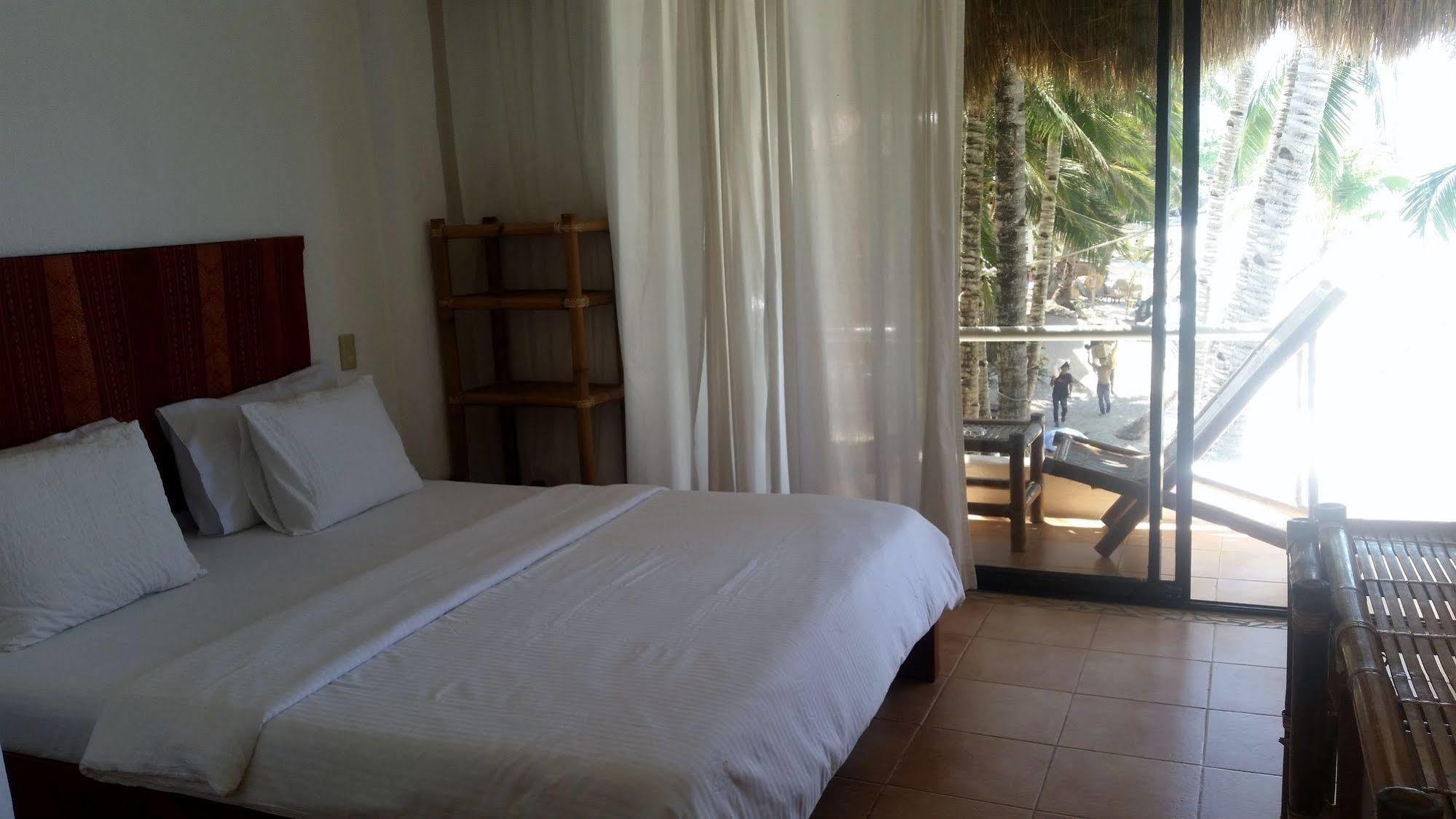 Artista Beach Villa Balabag  Exterior foto