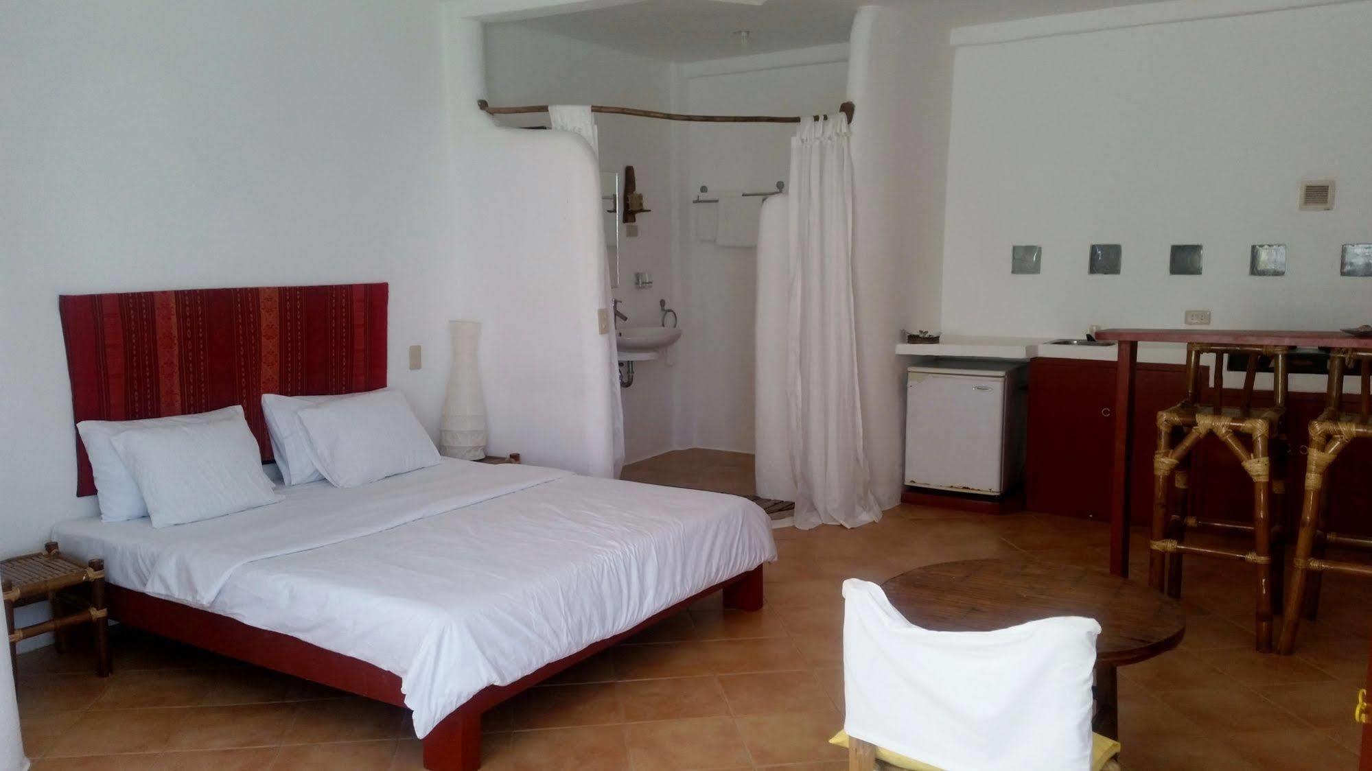 Artista Beach Villa Balabag  Exterior foto